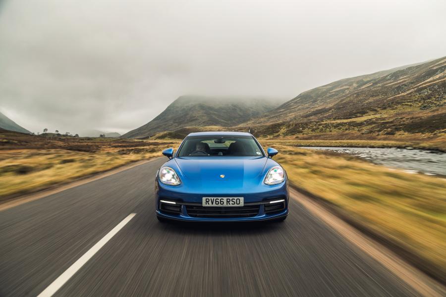  Porsche Panamera 4S 2016 года  (UK) (фото 5 из 28)